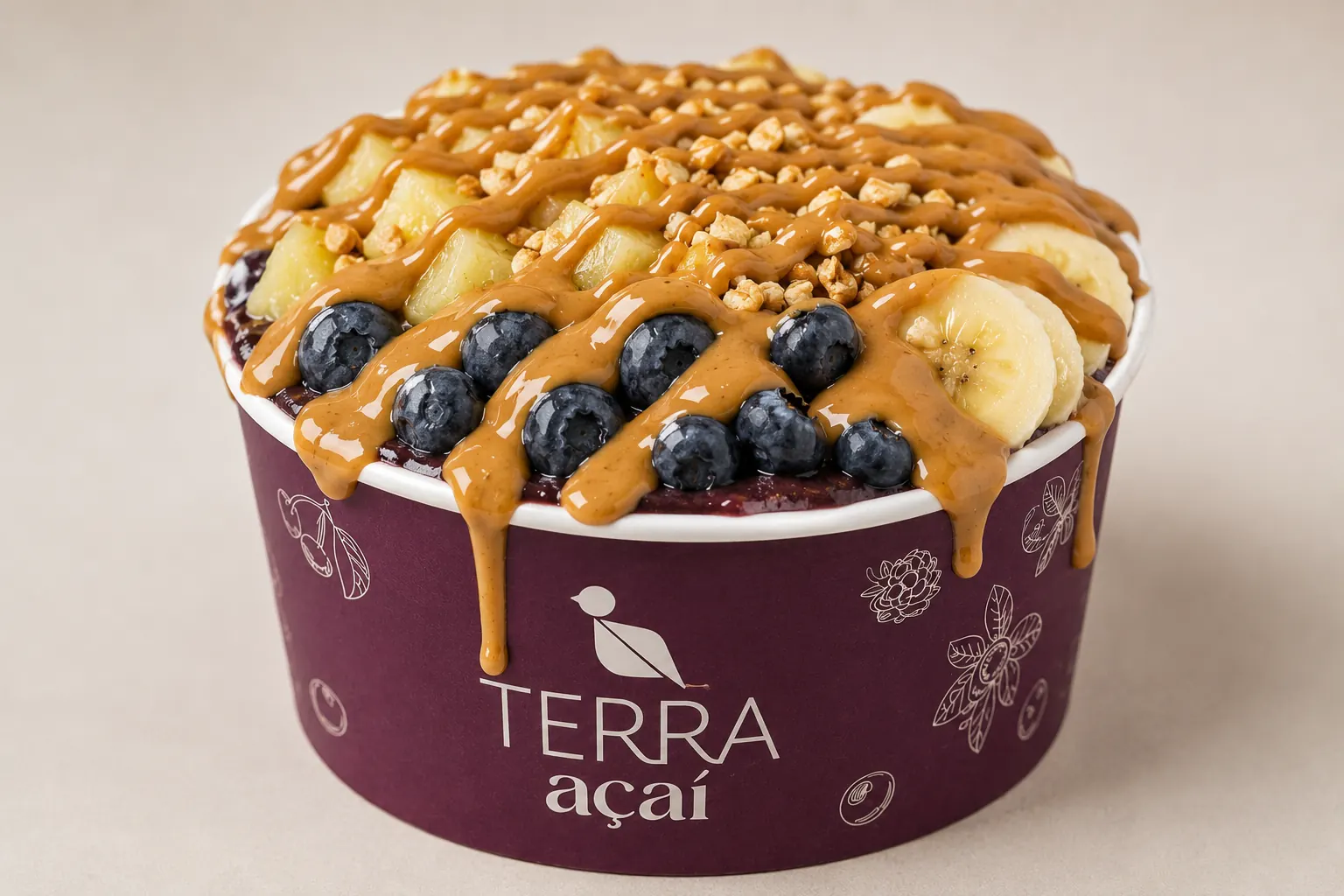 Bowl de açaí TERRA con plátano, arándanos y mantequilla de maní
